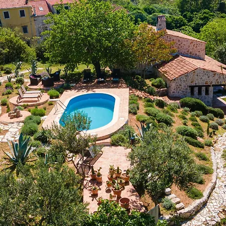Stone House Anfitrite *