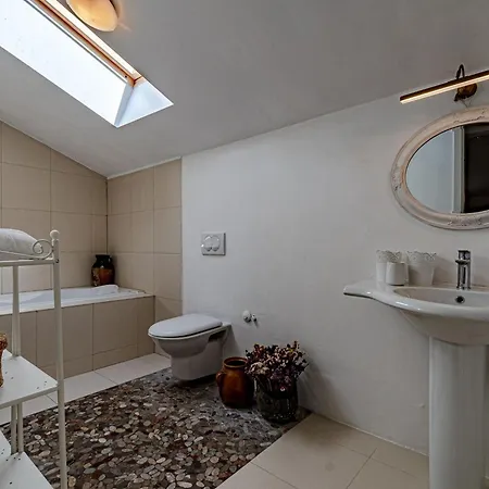 Stone House Anfitrite Vila *